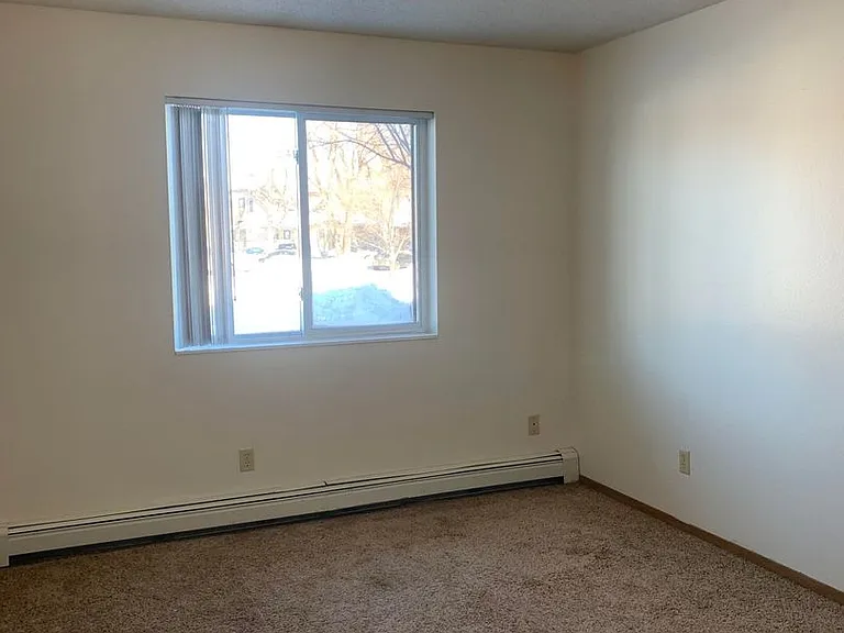 Dakota E & W Apartments — Photo 88
