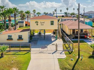 1508 S Live Oak St, Rockport, TX 78382