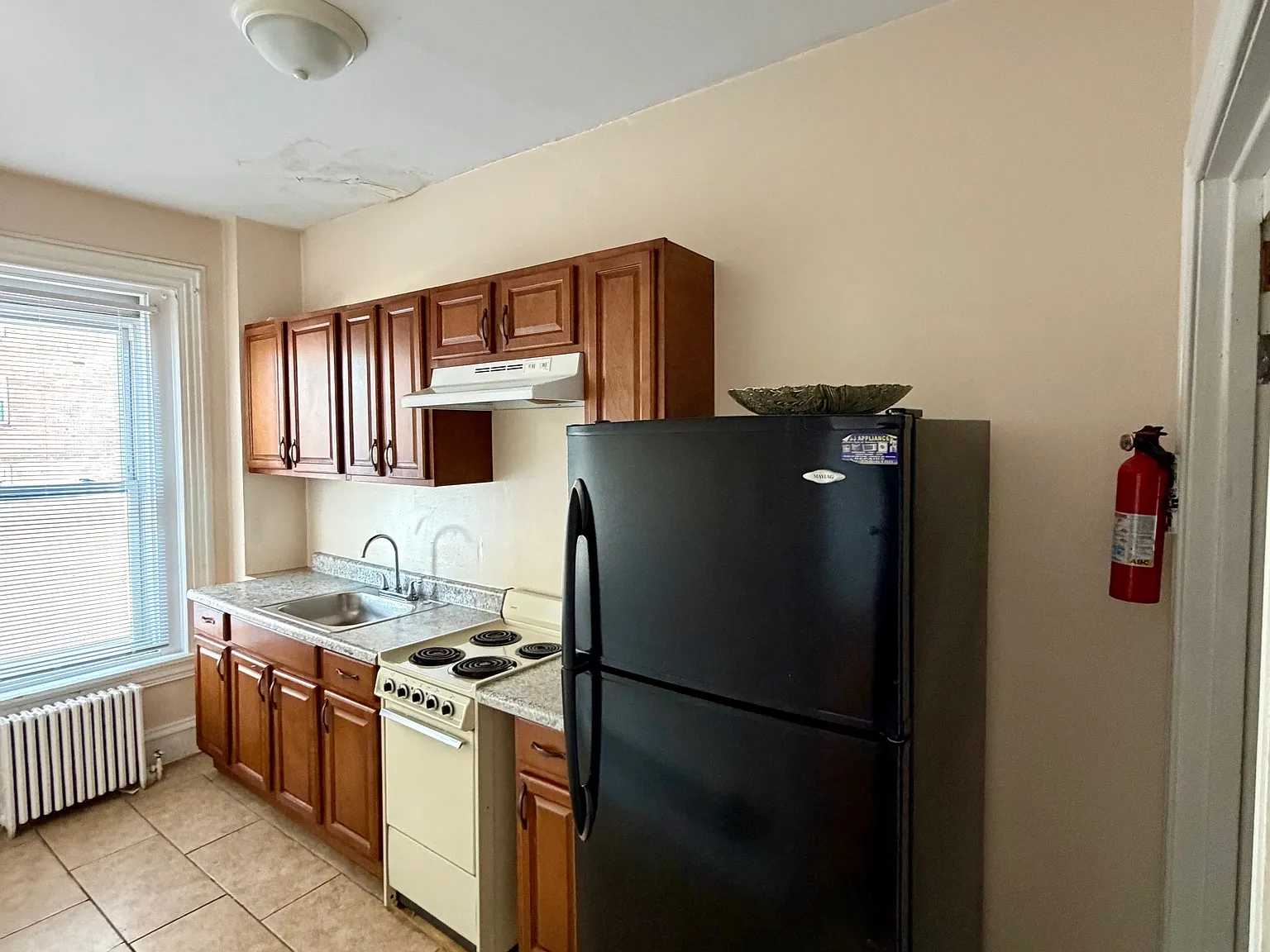 1 bed, 800 sqft, $1,050 — Photo 2