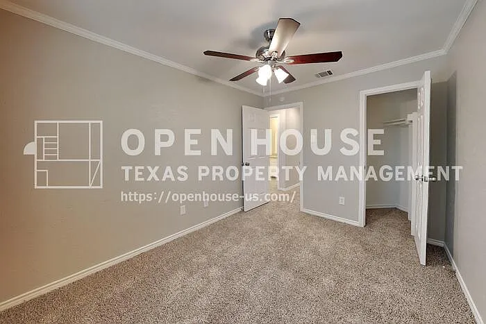 2111 Holly Hill Ln — Photo 14