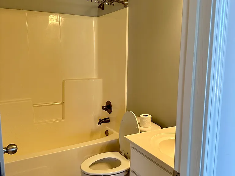 215 Ontario Dr — Photo 11