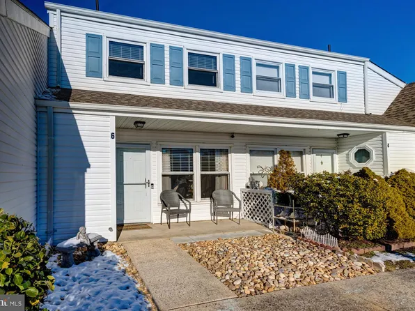 6 Mediterranean Ct, Barnegat, NJ 08005