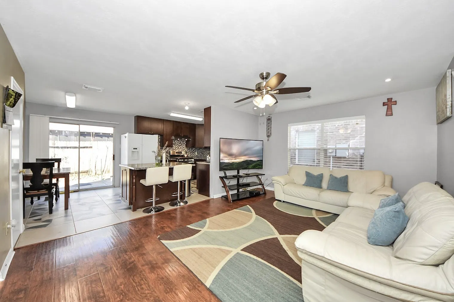 9 bed, 4.0 bath, $23,910 — Photo 1
