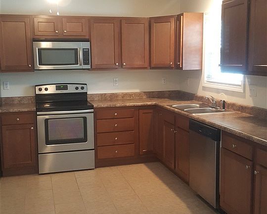 3rd image of 111 Ashland Dr APT B