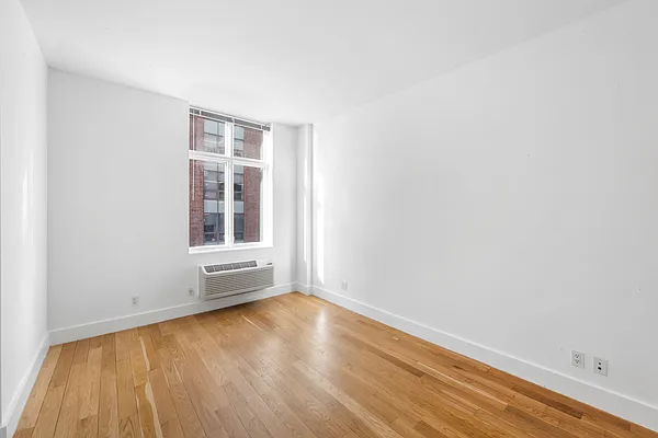 Rented by Nest Seekers International | media 9