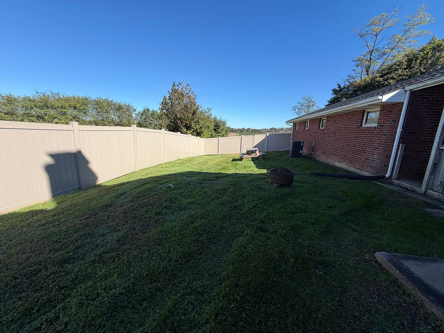 2 bed, 1.5 bath, 1200 sqft, $2,650 — Photo 3