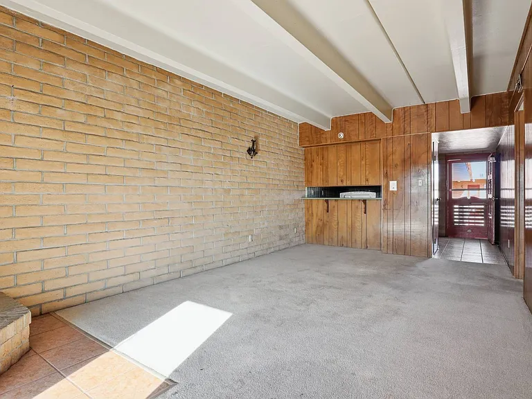 500 NE 15th St #102 — Photo 16
