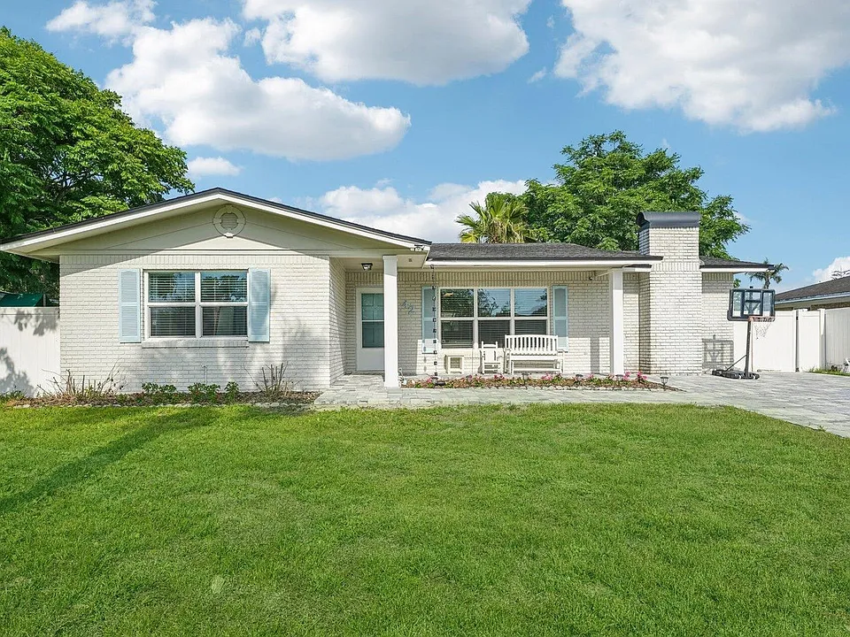 42 Dolphin Blvd