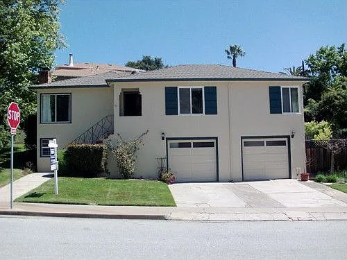 103 Cedar St photo 1