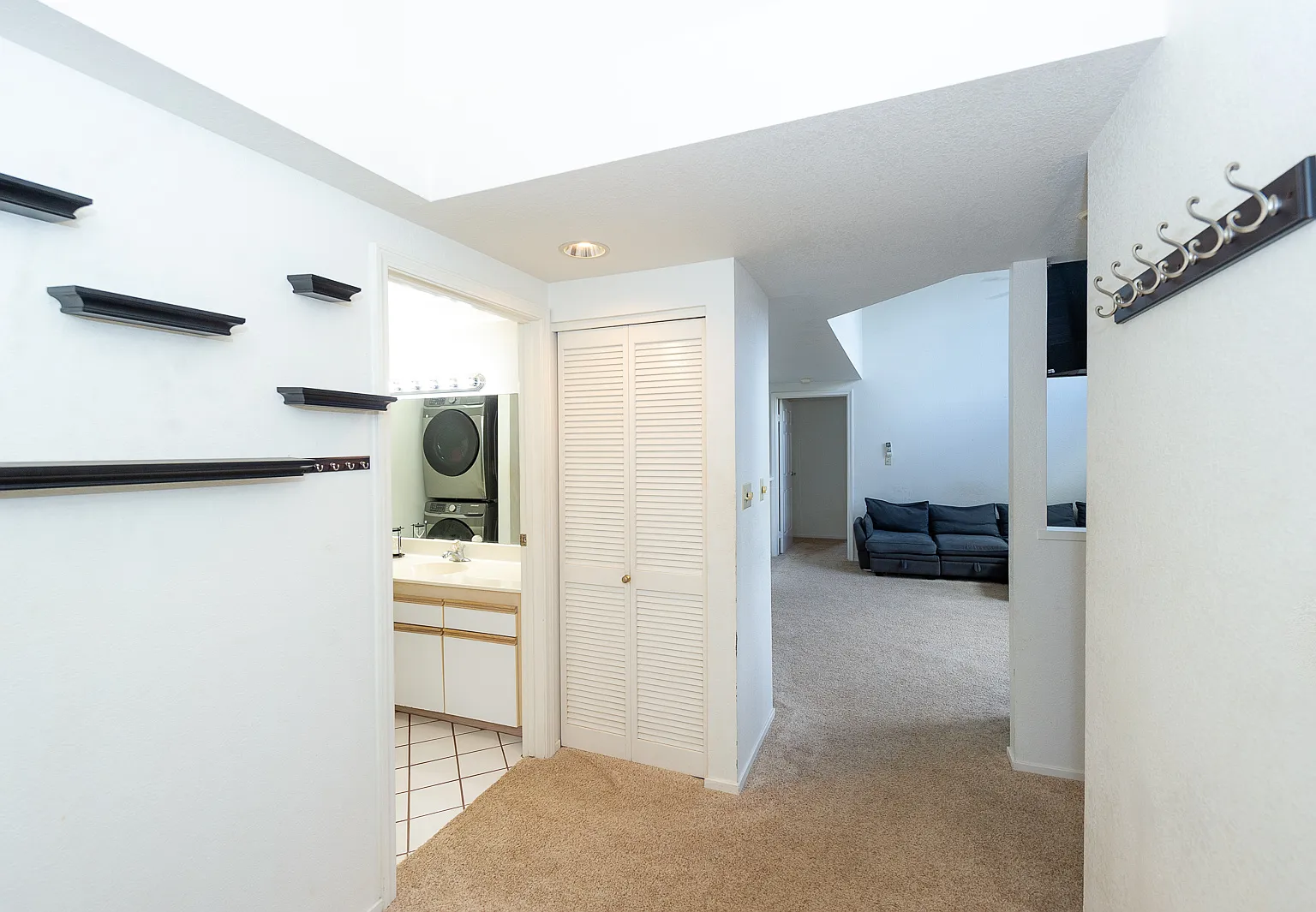3 bed, 1289 sqft, $3,900 — Photo 2