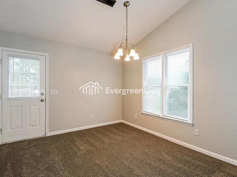 124 Auburnleaf Dr — Photo 3