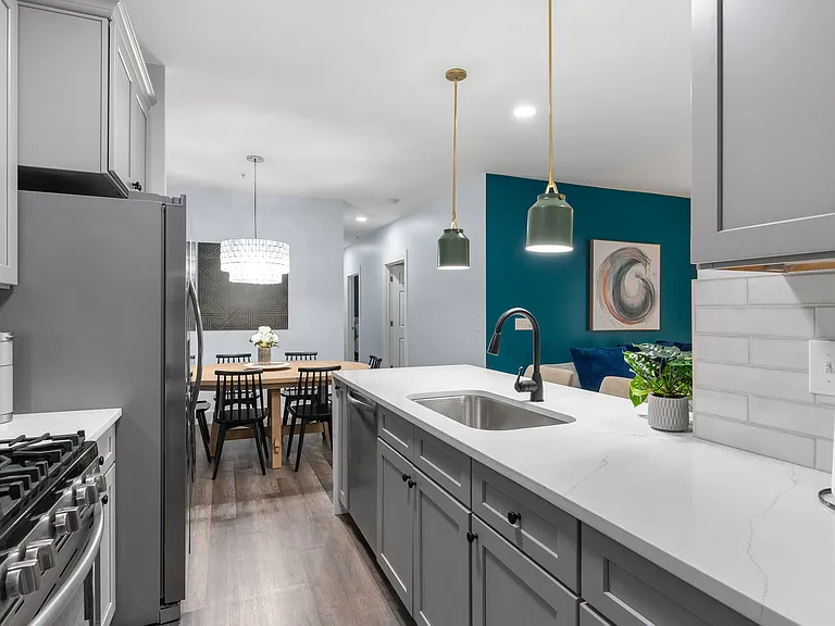 624 McKenna Cir — Photo 8