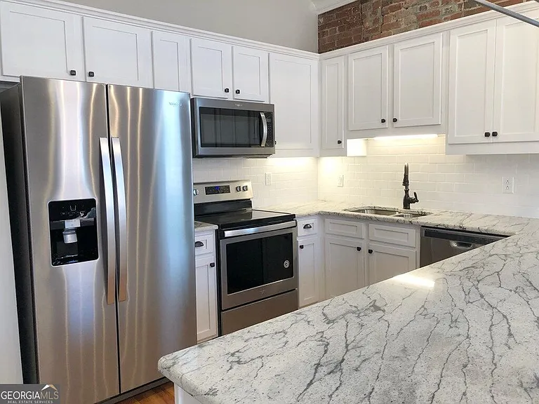119 W Jackson St #B — Photo 2