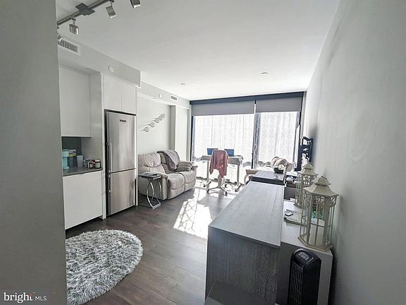 5th image of 1300 4th St SE Unit 902