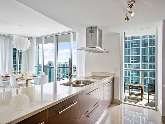2nd image of 485 Brickell Ave #Id1240530p