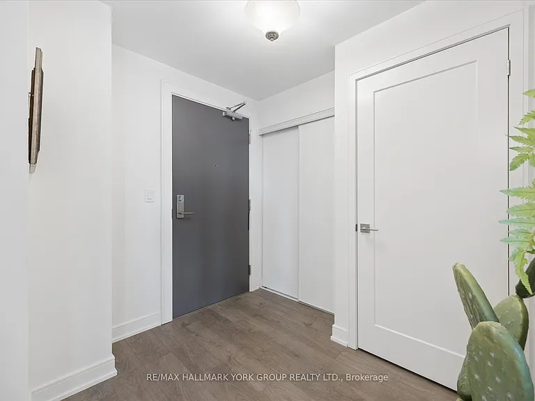 705 Davis Dr #409 — Photo 6
