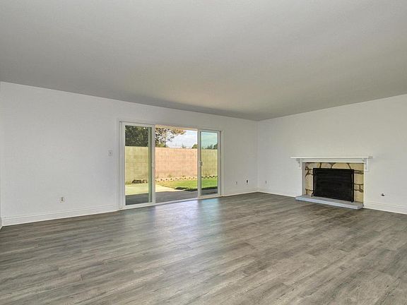 4th image of 91 Teasdale St