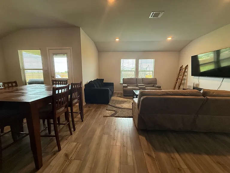 2621 Torbensen Ct — Photo 14