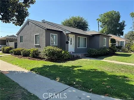 3 bed, 2.0 bath, 1080 sqft, $3,995 — Photo 1