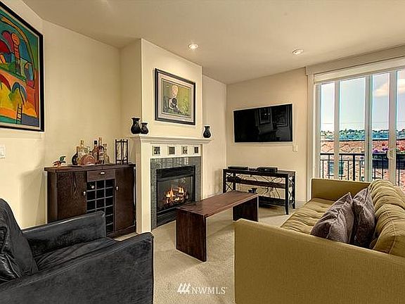 2nd image of 2035 Eastlake Ave E APT 204