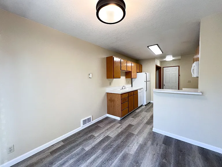 5440-5442 N Hills Dr #5444 — Photo 31