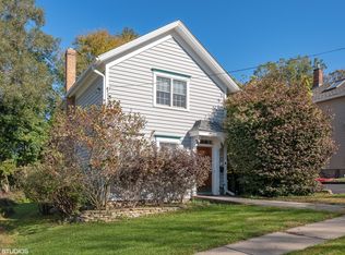 405 Hill St, Dundee, IL 60118