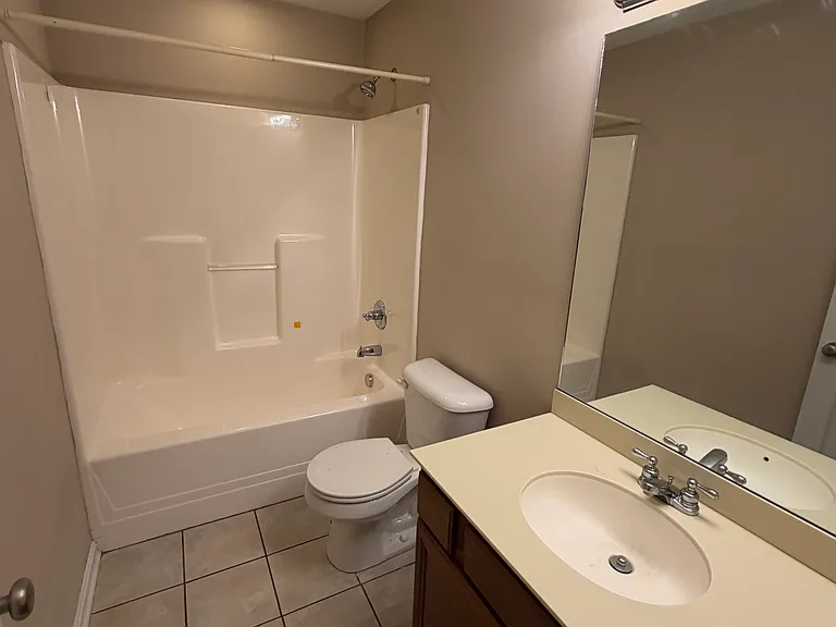 875 Melanie Ln #875 — Photo 3
