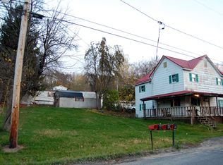 526 Monroe St, Everett, PA 15537