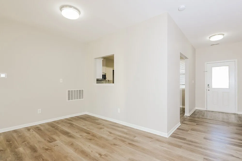 3 bed, 2.0 bath, 1506 sqft, $2,025 — Photo 3