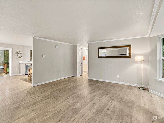 3rd image of 8943 Bedrock Place SE