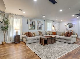 1931 Shepherd Cir SW