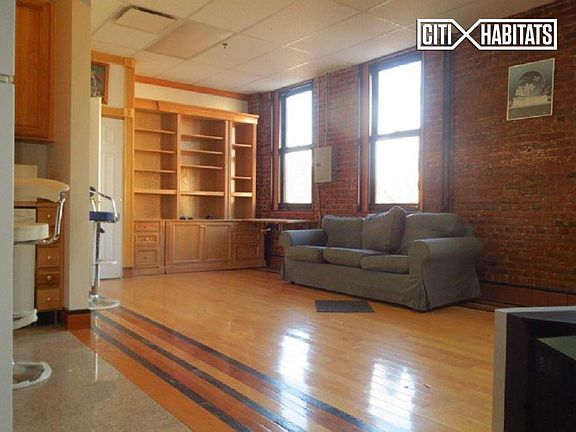 4th image of 308 Graham Ave #3