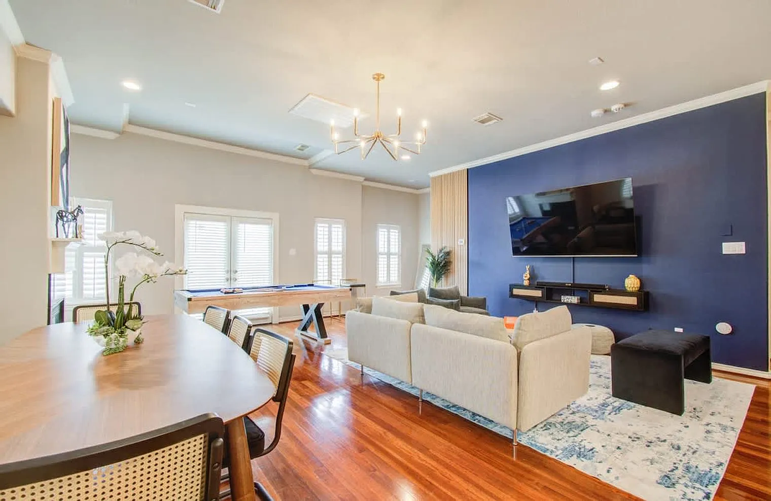 3 bed, 3.0 bath, 2389 sqft, $5,126 — Photo 4