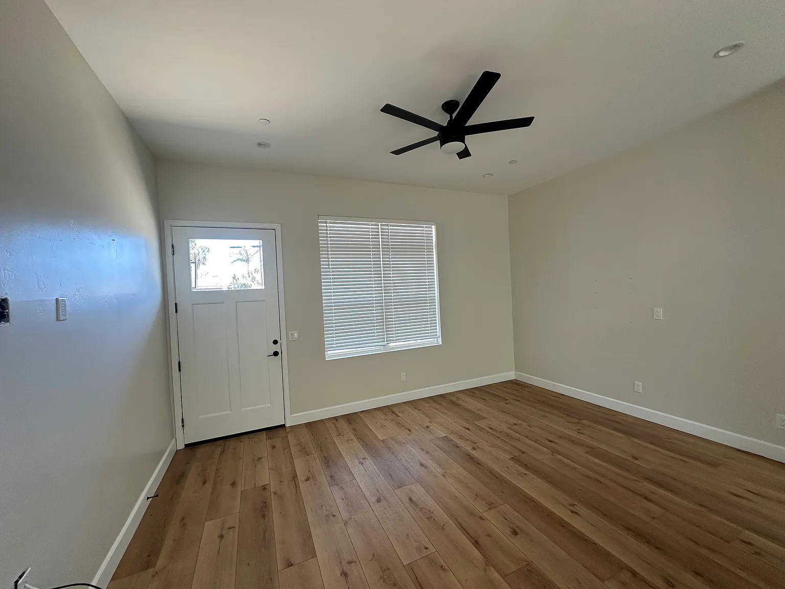 2 bed, 1200 sqft, $4,000 — Photo 4