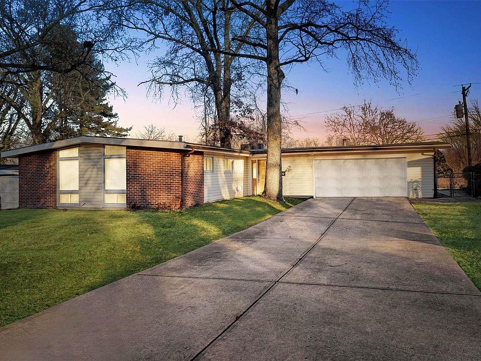 1st image of 310 Holiday Hill Dr