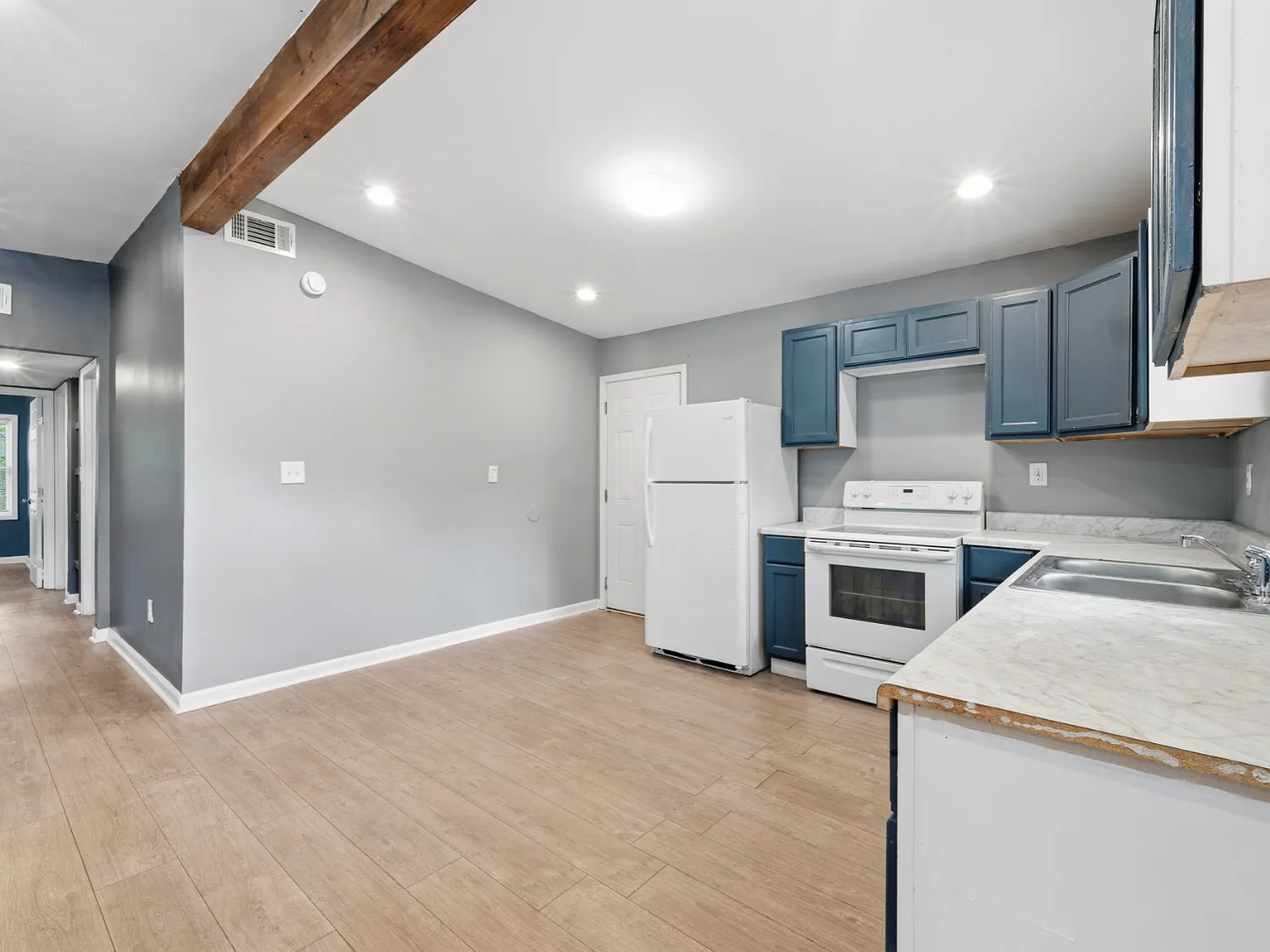3 bed, 1052 sqft, $1,495 — Photo 3