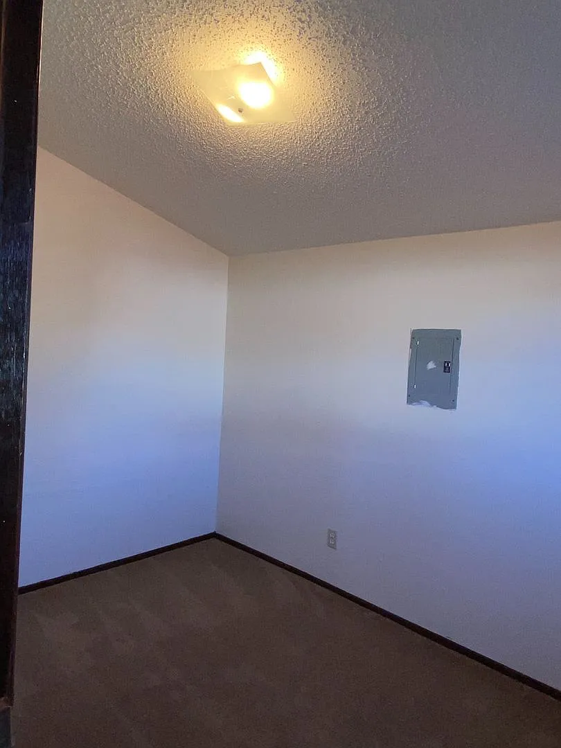 1177 Harding Ave — Photo 4