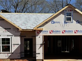 110 N 6th St, Easley, SC 29640