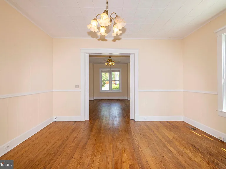 222 W Main St — Photo 26
