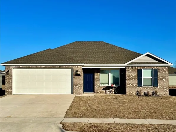 1713 Ace Ave, Gentry, AR 72734
