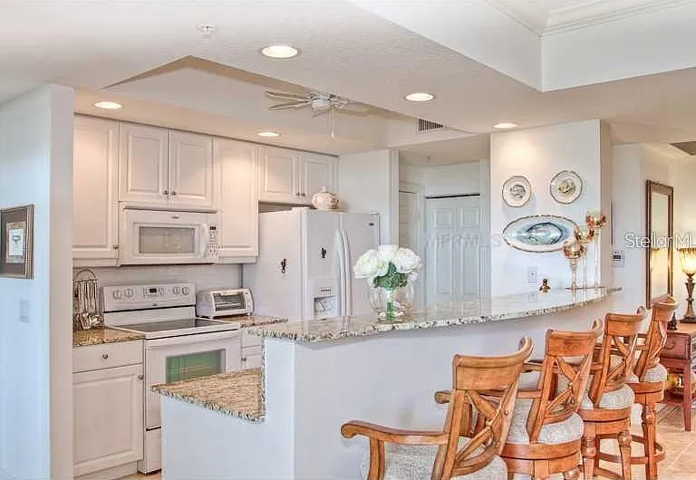 800 N Tamiami Trl #303 — Photo 12