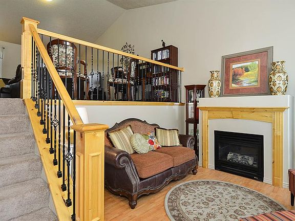 2nd image of 7472 S Park Maple Dr