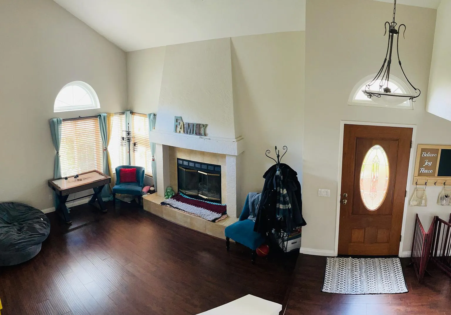 4 bed, 2.5 bath, 2289 sqft, $5,500 — Photo 4