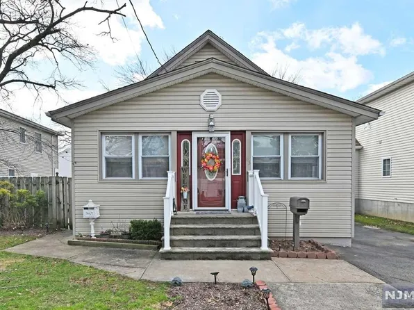 83 E Quackenbush Ave, Dumont, NJ 07628
