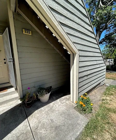 223 Enterprise Dr — Photo 6