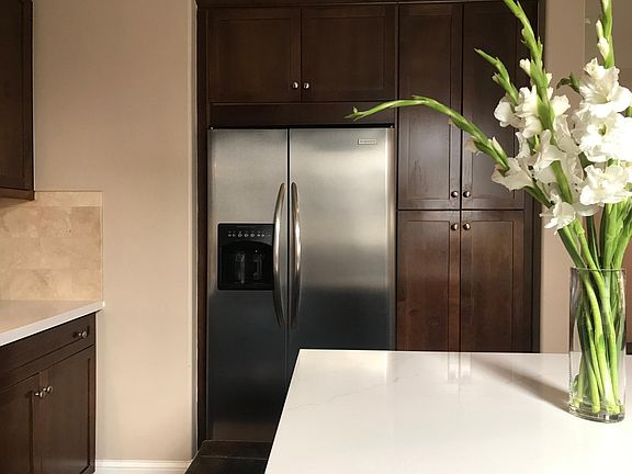 Stainless steel appliances included