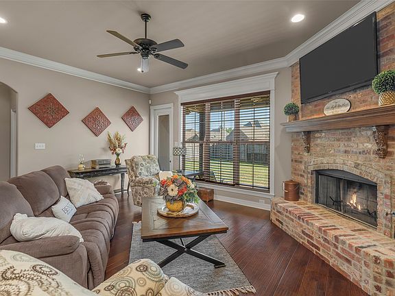5th image of 200 Roanoke Cir