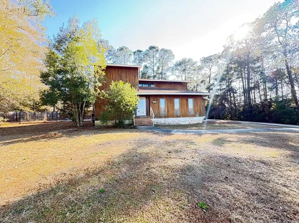 1802 Snapfinger Dr, Tifton, GA 31793