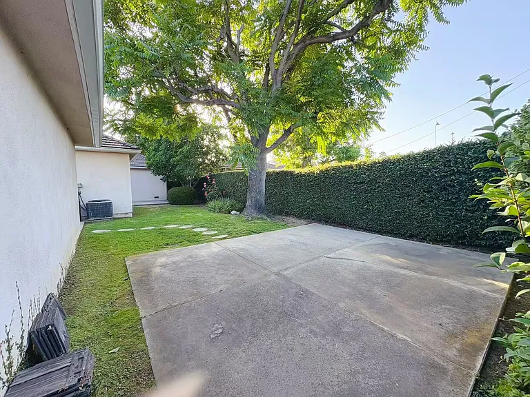 2080 Robin Rd — Photo 25