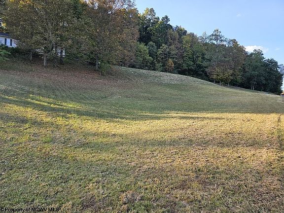 4th image of 307 Dunham Cut